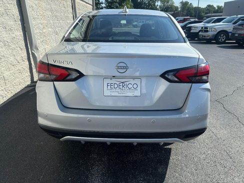 Used 2025 Nissan Versa SV FWD image 4