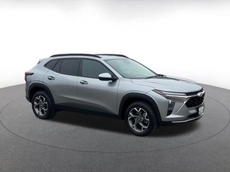 Used 2025 Chevrolet Trax LT video 2