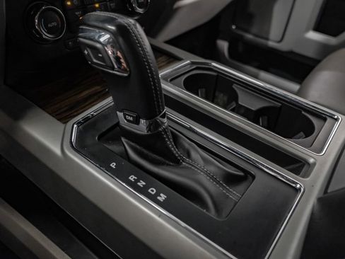 Used 2018 Ford F150 Lariat image 23