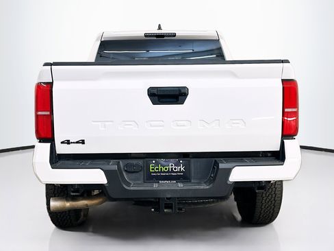 Used 2025 Toyota Tacoma TRD Off-Road image 7