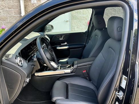 Used 2026 Mercedes-Benz GLB 250 4MATIC image 27