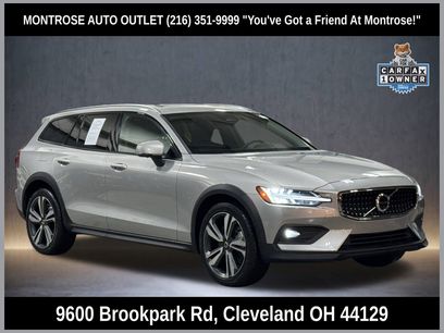 Used 2025 Volvo V60 B5 Cross Country Plus
