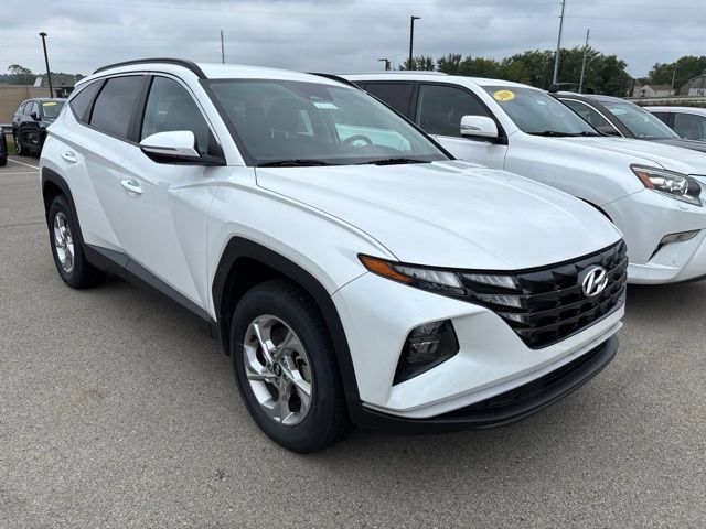 Certified 2022 Hyundai Tucson SEL w/ Cargo Package AWD/4WD image 2
