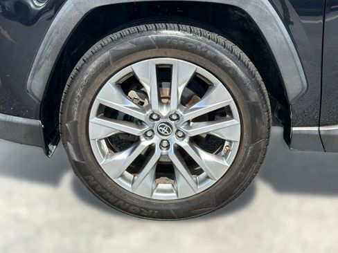 Used 2019 Toyota RAV4 XLE Premium w/ Cold Weather Package FWD image 13