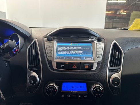 Used 2012 Hyundai Tucson Limited w/ Premium Pkg image 16