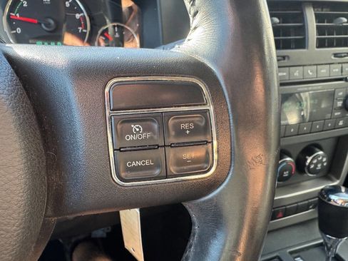 Used 2012 Jeep Liberty Sport image 25