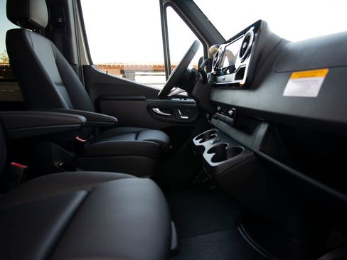 New 2026 Mercedes-Benz Sprinter 2500 image 14