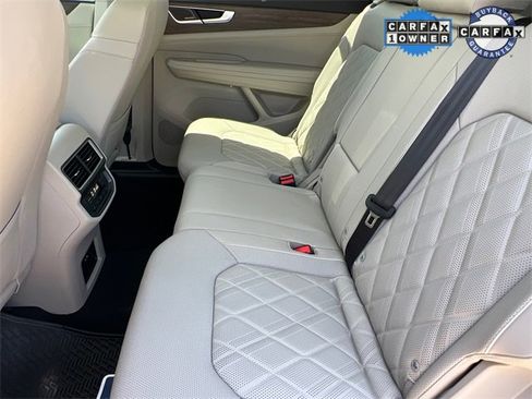 Used 2025 Volkswagen Atlas SEL Premium R-Line image 22