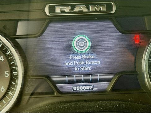 Used 2021 RAM 1500 Big Horn AWD/4WD image 12