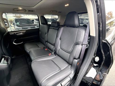 New 2026 INFINITI QX80 Luxe w/ Cargo Package AWD/4WD image 15