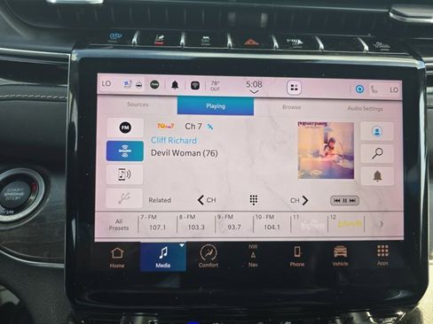 Used 2022 Jeep Grand Cherokee Overland w/ Luxury Tech Group IV image 40