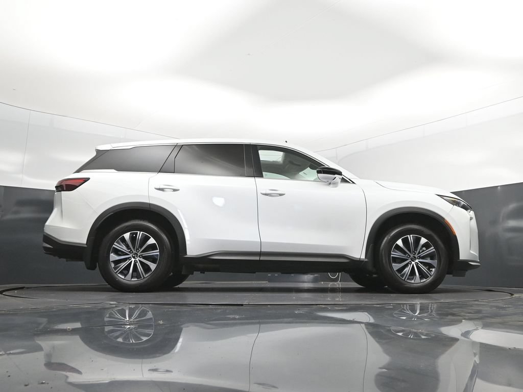 Used 2026 INFINITI QX60 Pure w/ Cargo Package FWD image 44