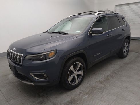 Used 2019 Jeep Cherokee Limited image 2