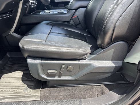 Used 2020 Ford Expedition XLT w/ Equipment Group 202A RWD image 22