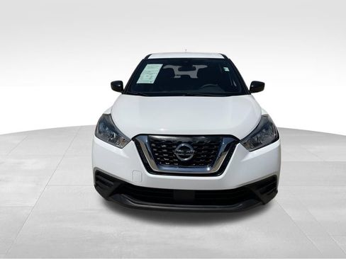 Used 2020 Nissan Kicks S FWD image 2
