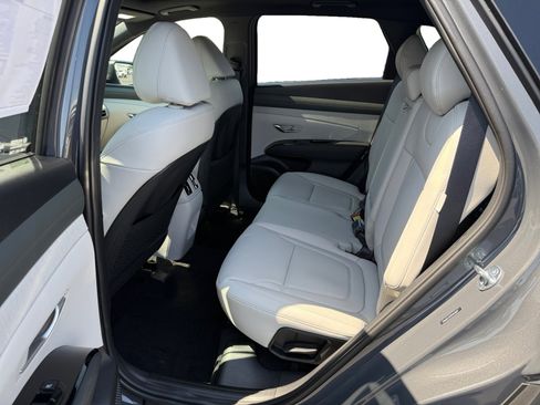 New 2025 Hyundai Tucson Limited image 16