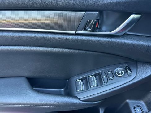 Used 2019 Honda Accord Sport image 5