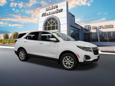 Used 2024 Chevrolet Equinox LT w/ LPO, Floor Liner Package image 1