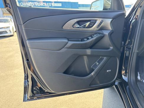 Used 2022 Chevrolet Traverse Premier image 13