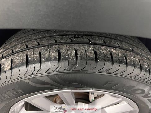 Used 2022 GMC Terrain SLT image 18