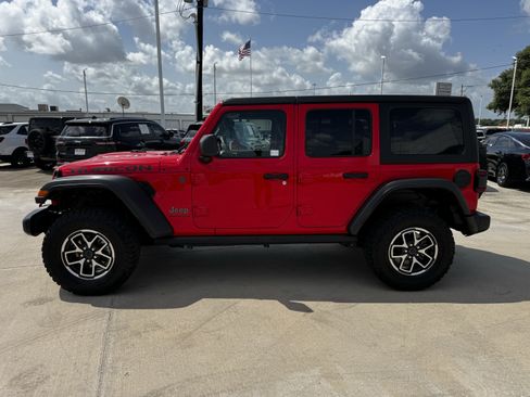 Used 2025 Jeep Wrangler Unlimited Rubicon AWD/4WD image 7