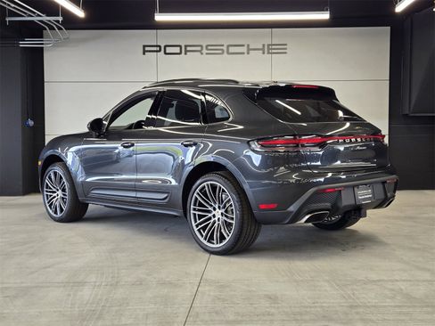New 2025 Porsche Macan image 3