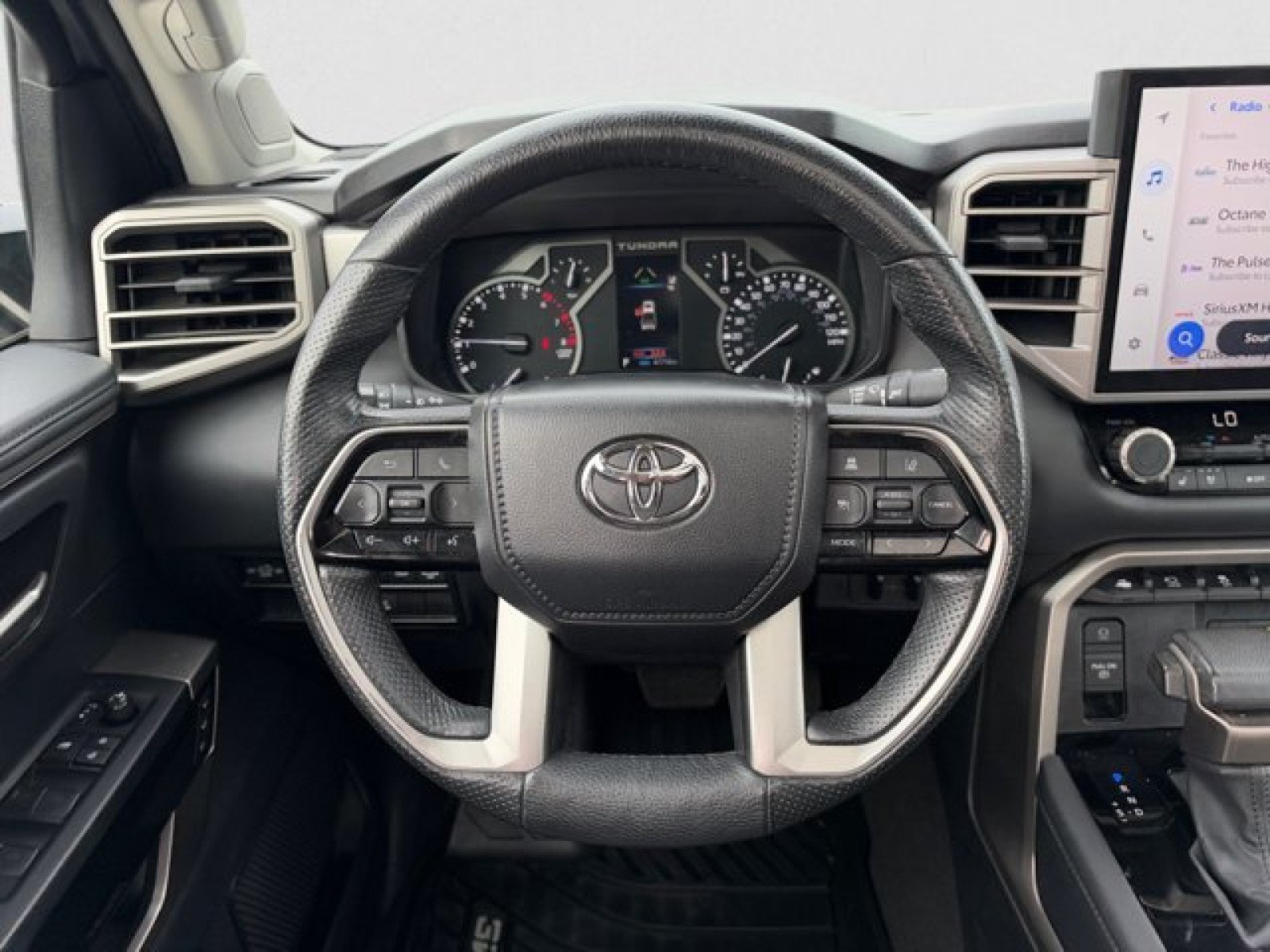 Used 2023 Toyota Tundra Limited AWD/4WD image 15