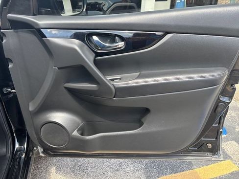 Used 2019 Nissan Rogue Sport SV w/ Technology Package FWD image 57