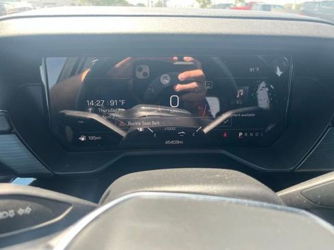 Used 2024 GMC Acadia Elevation w/ Luxury Package image 11