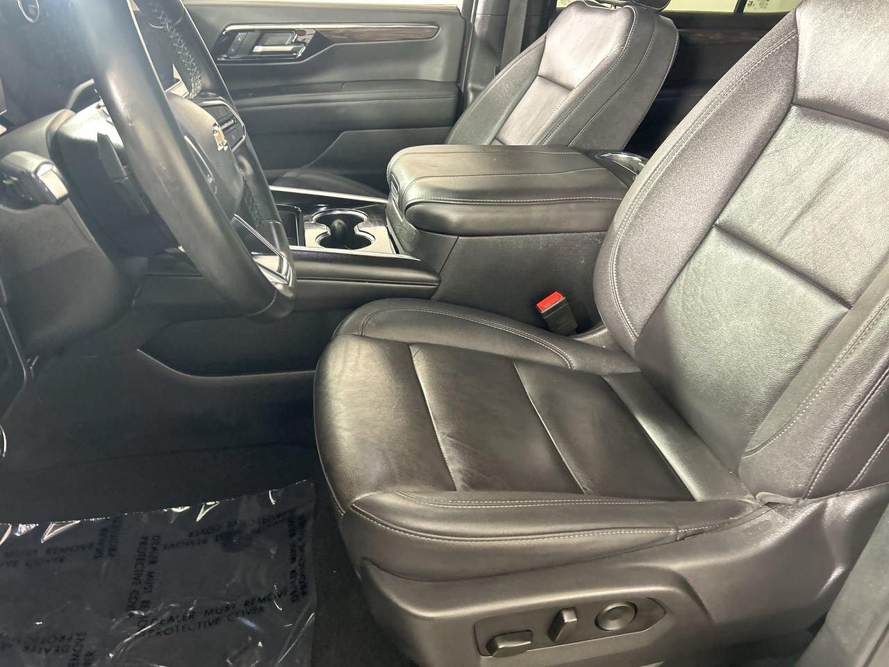 Used 2025 Chevrolet Tahoe LT AWD/4WD image 21