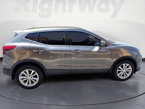 Used 2018 Nissan Rogue Sport SV w/ SV All-Weather Package AWD/4WD image 6