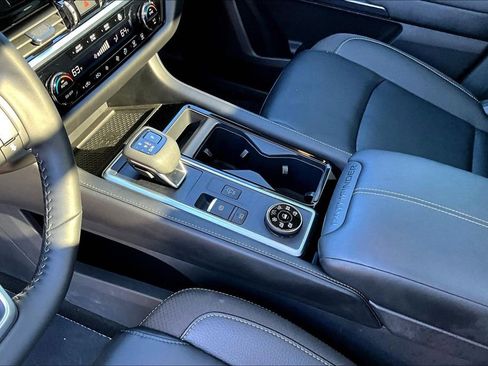Used 2025 Nissan Pathfinder SL w/ SL Premium Package AWD/4WD image 20