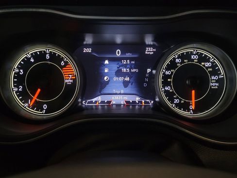 Used 2023 Jeep Cherokee Altitude Lux image 23