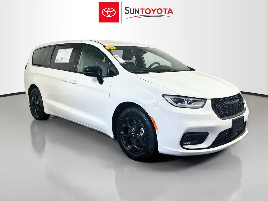 Used 2024 Chrysler Pacifica Limited FWD image 1