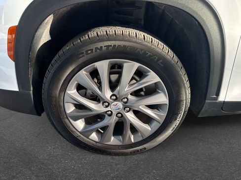 Used 2025 Buick Enclave Preferred image 10