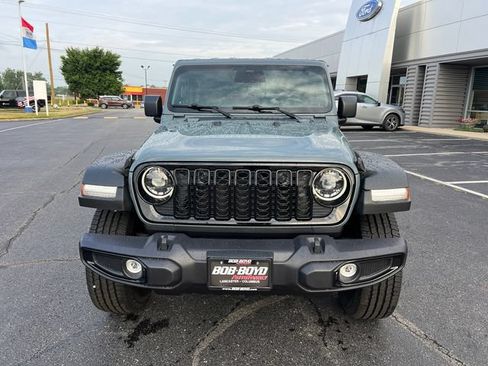 Used 2026 Jeep Wrangler Sport AWD/4WD image 2