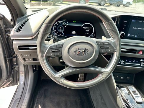 Used 2021 Hyundai Sonata SEL Plus w/ Preferred Accessory Package image 16