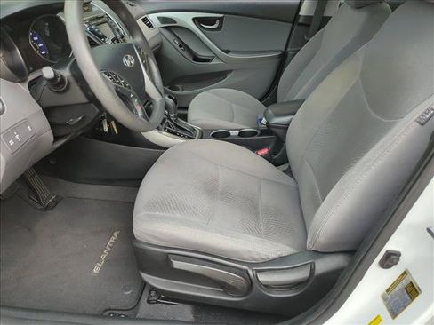 Used 2015 Hyundai Elantra SE w/ Option Group 02 FWD image 12