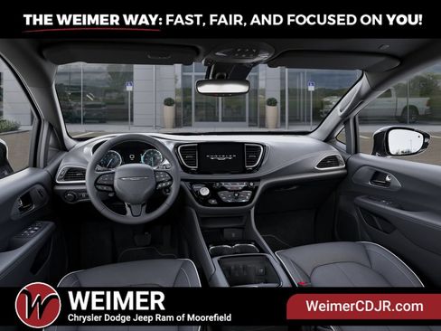 New 2027 Chrysler Pacifica Limited w/ Trailer Tow Group AWD/4WD image 14
