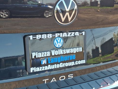 Used 2023 Volkswagen Taos SE w/ Panoramic Sunroof Package image 30
