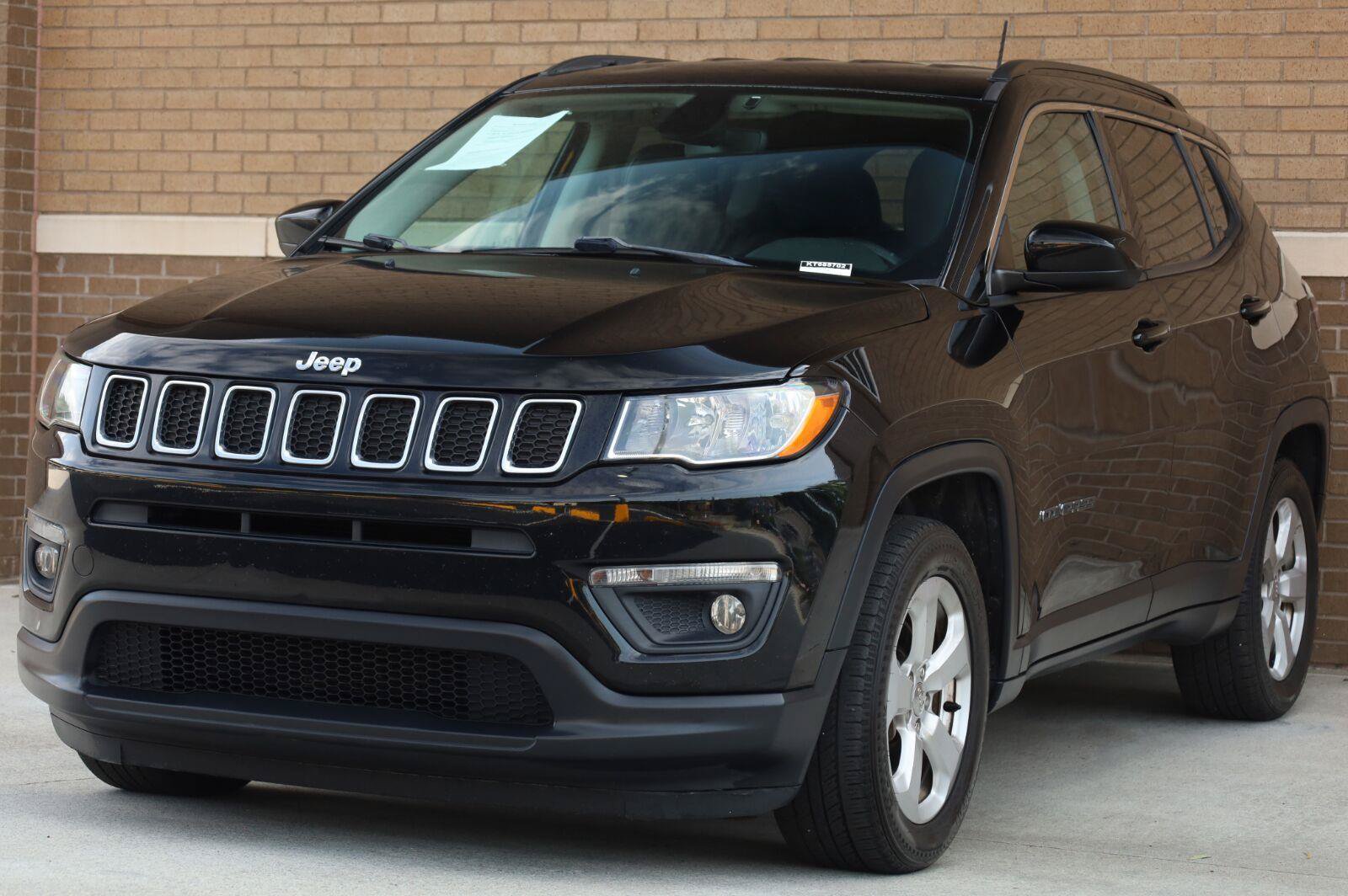 Used 2019 Jeep Compass Latitude FWD image 5