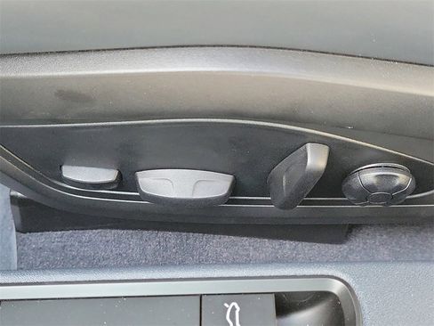 Certified 2025 Porsche 911 Carrera image 27