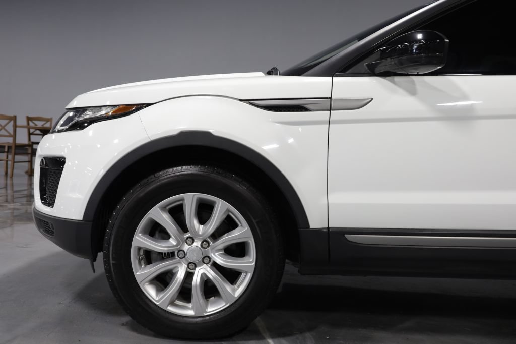 Used 2018 Land Rover Range Rover Evoque SE AWD/4WD image 36