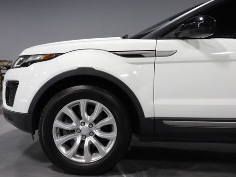 Used 2018 Land Rover Range Rover Evoque SE AWD/4WD image 36
