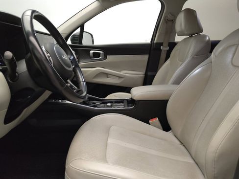 Used 2022 Kia Sorento S w/ Panoramic Sunroof Package FWD image 17