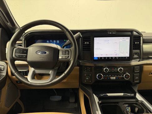 Used 2025 Ford F350 Lariat w/ Chrome Package image 30