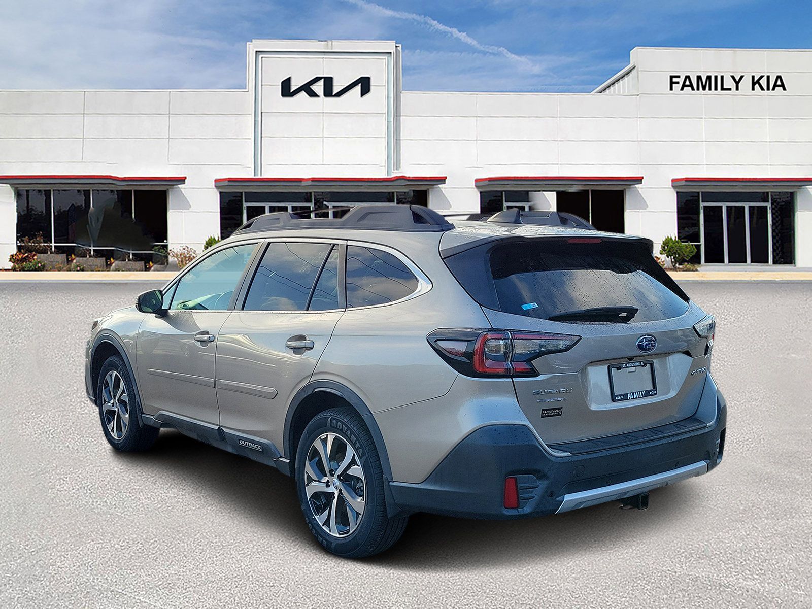 Used 2020 Subaru Outback Limited w/ Popular Package #2 AWD/4WD image 4