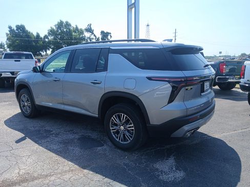 Used 2026 Chevrolet Traverse LT w/ Driver Confidence Package AWD/4WD image 4