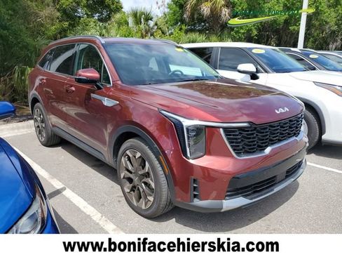 Certified 2025 Kia Sorento EX image 1