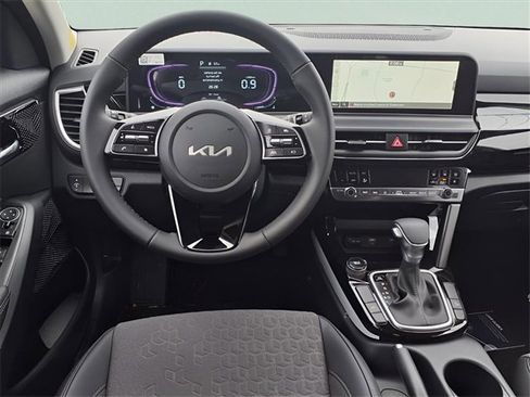 New 2026 Kia Seltos S image 5